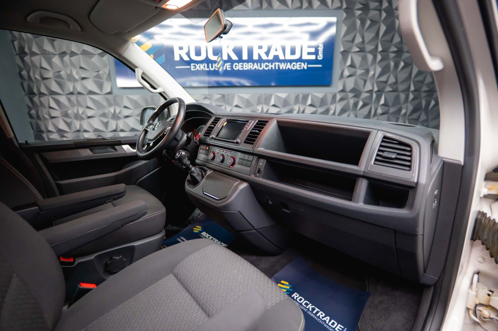 Fahrzeugabbildung Volkswagen T6 Multivan 2.0 TSI Behindertenumbau *LED*ACC*