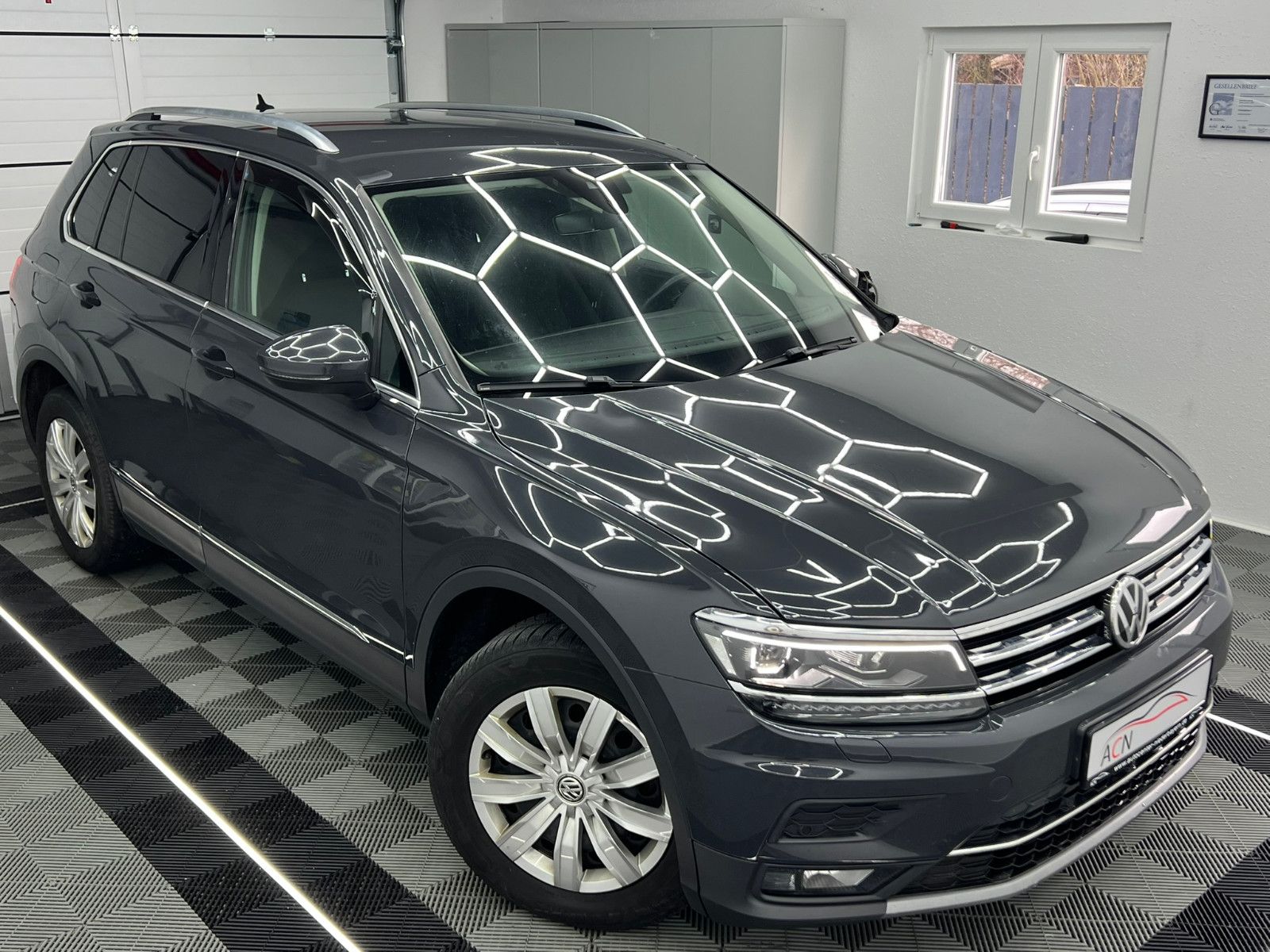 Fahrzeugabbildung Volkswagen Tiguan 2.0 TDI Highline/ACC/VRTL PIT/360/MASSAGE
