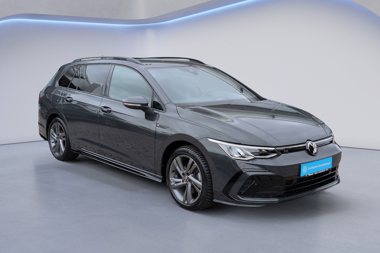 Golf VIII Variant 1.5 eTSI DSG R Line KAMERA