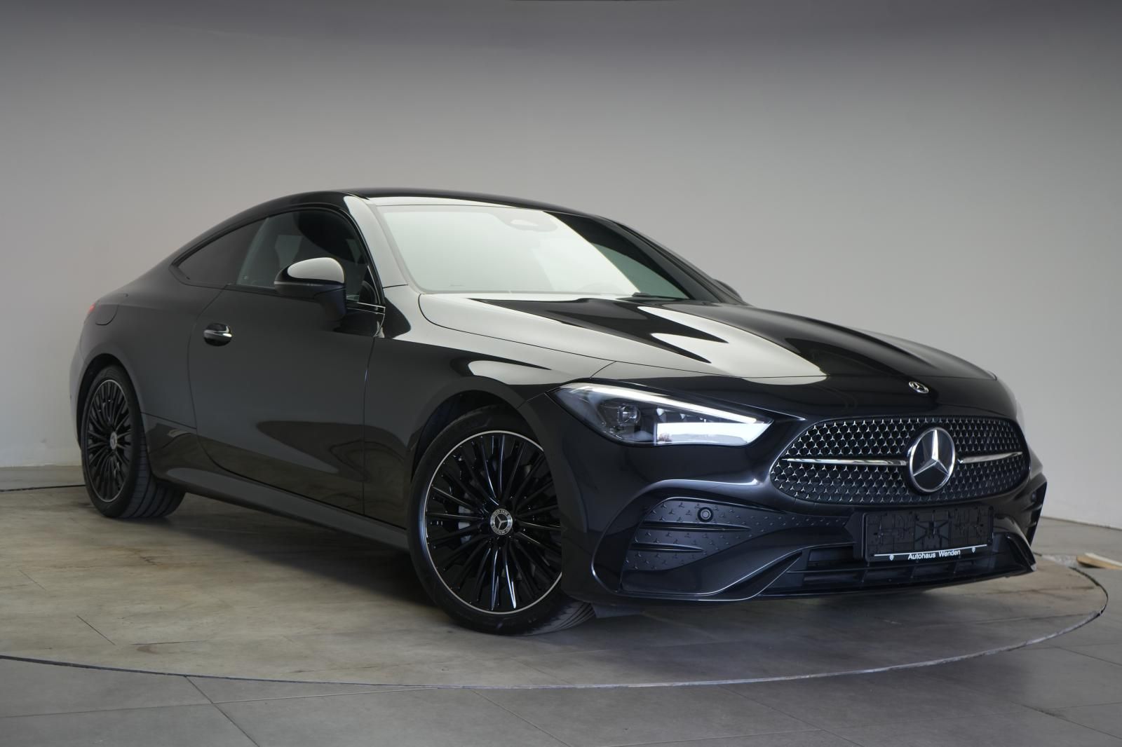 MERCEDES-BENZ CLE 300 4Matic AMG 9G-Tronic Distronic/Kamera/Bu