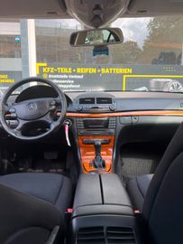 Mercedes E 220 - 9