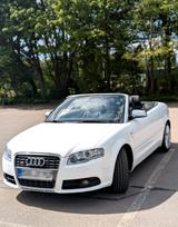 Audi S4 Cabrio 4.2 V8 quattro | 1. Hand Original - Audi S4 mit Benzin-Antrieb: Cabrio, 4.2