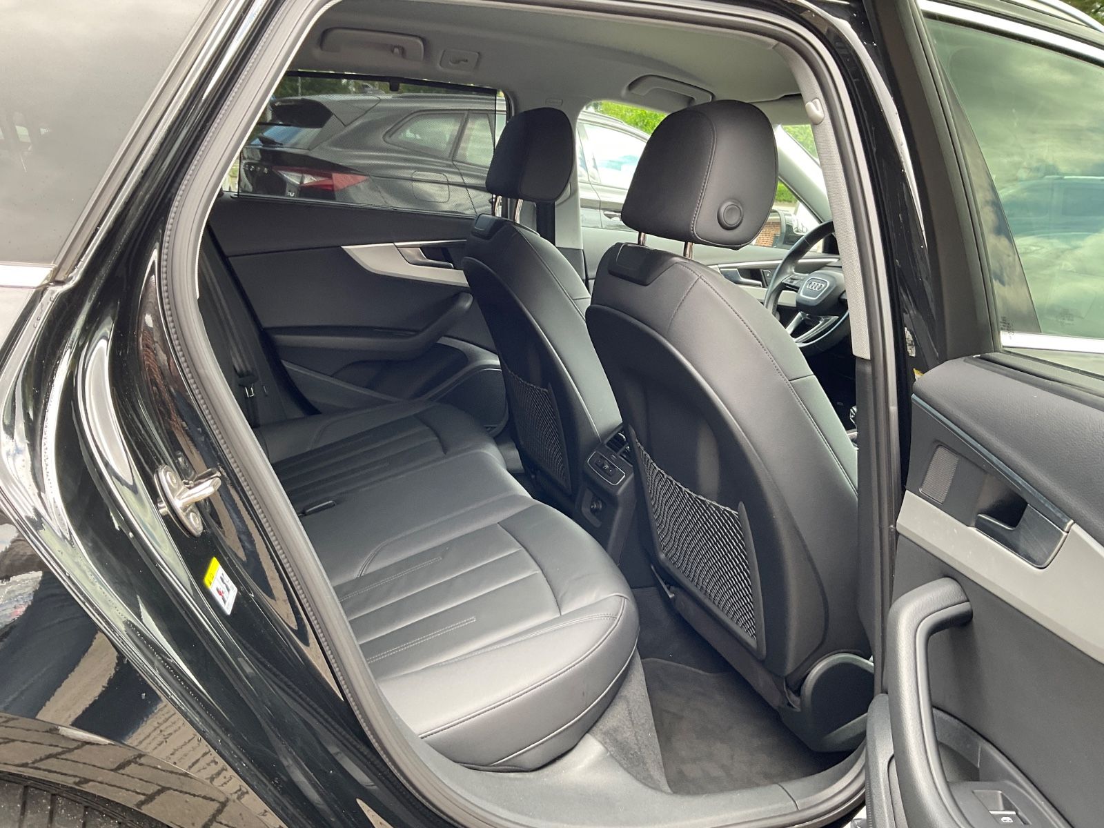 Fahrzeugabbildung Audi A4 Avant 40 TDI S tr. quattro,Kamera,Leder,ACC