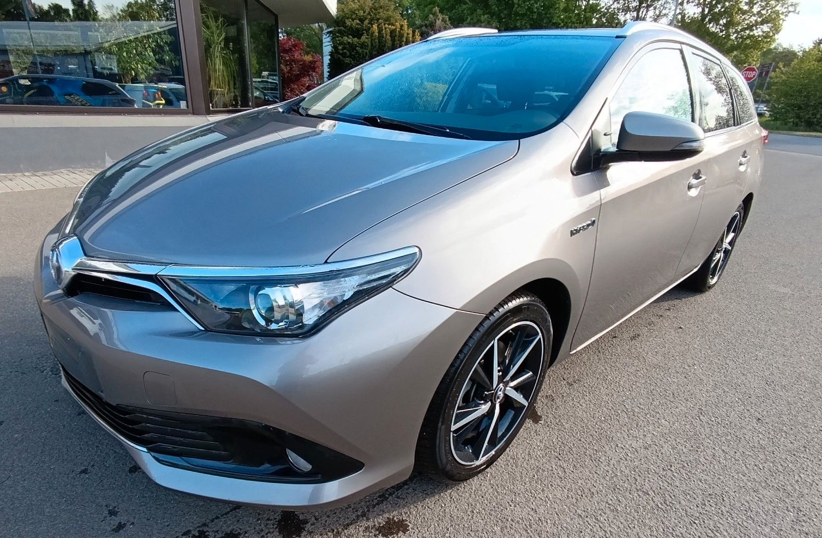 TOYOTA Auris