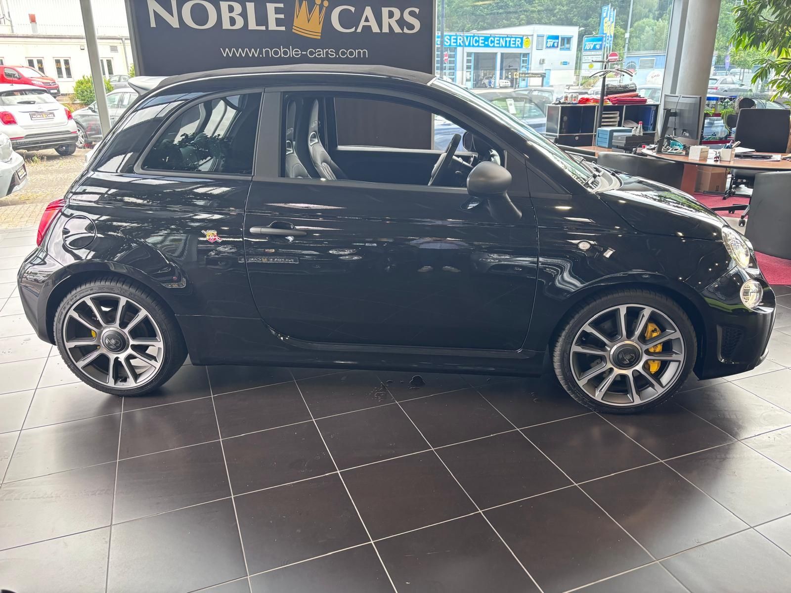 Fahrzeugabbildung Abarth 695C Turismo BEATS NAVI LEDER ALU