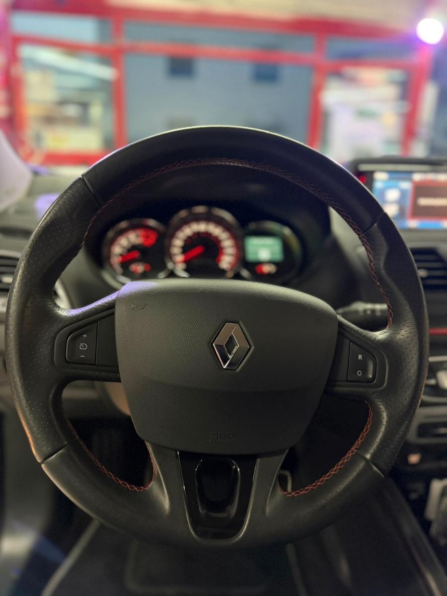 Renault Megane 2015 — photo 15