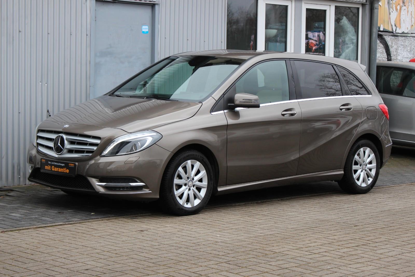 Mercedes-Benz B 180 Automatik+Leder+Navi+Kamera+Bi-Xenon