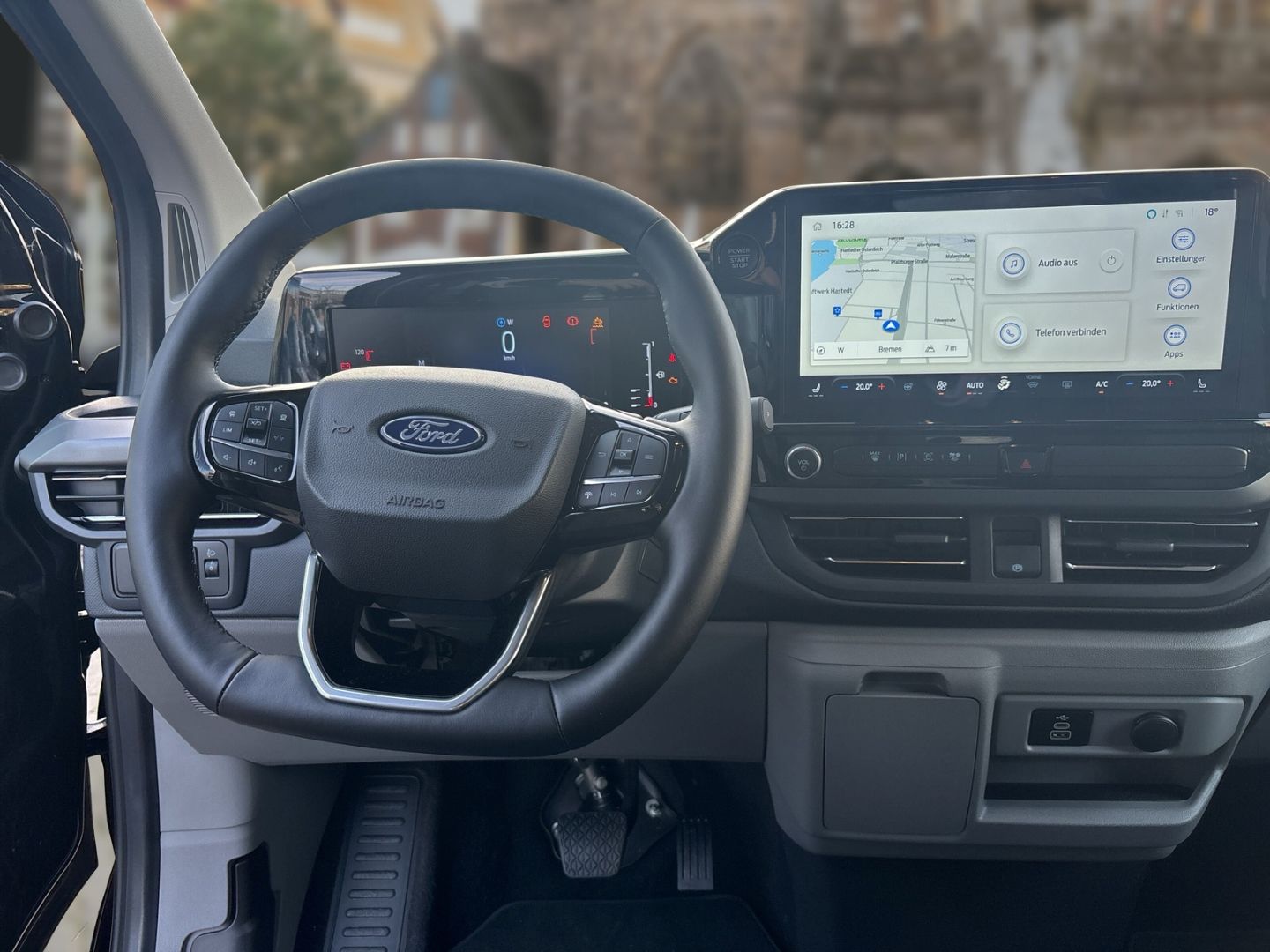 Fahrzeugabbildung Ford Tourneo Custom Titanium 170PS 8-Gang Automatik N