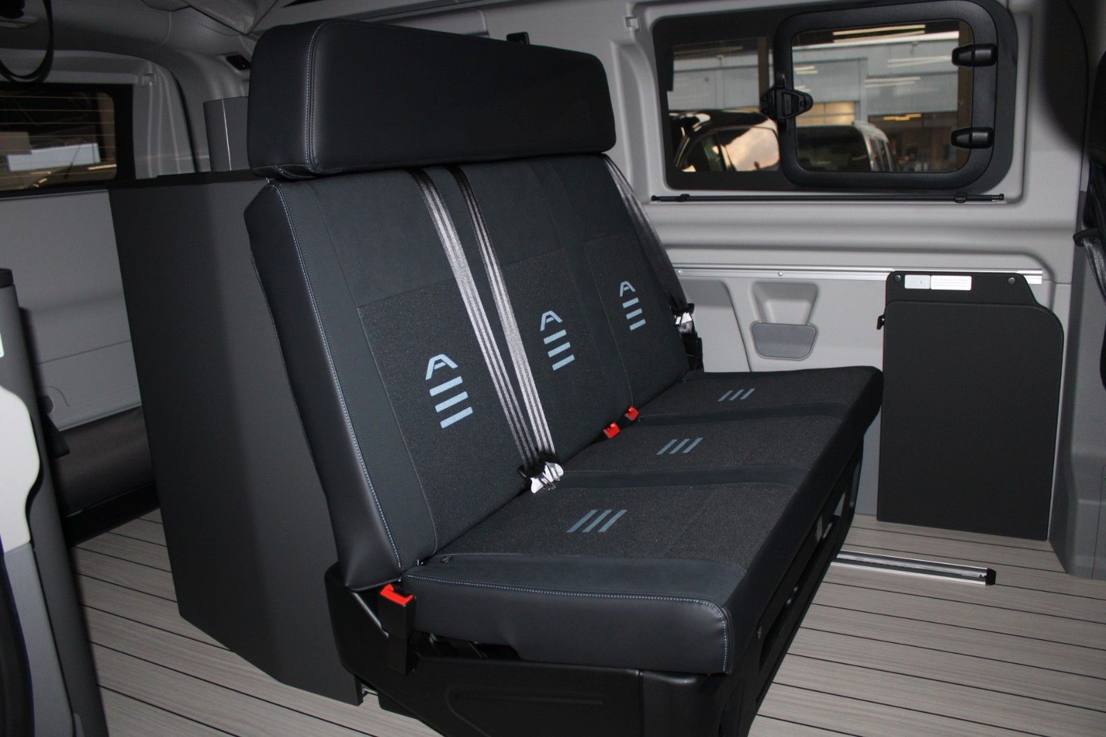 Fahrzeugabbildung Ford NUGGET L1 Active MARKISE + Aufstelldach SOFORT