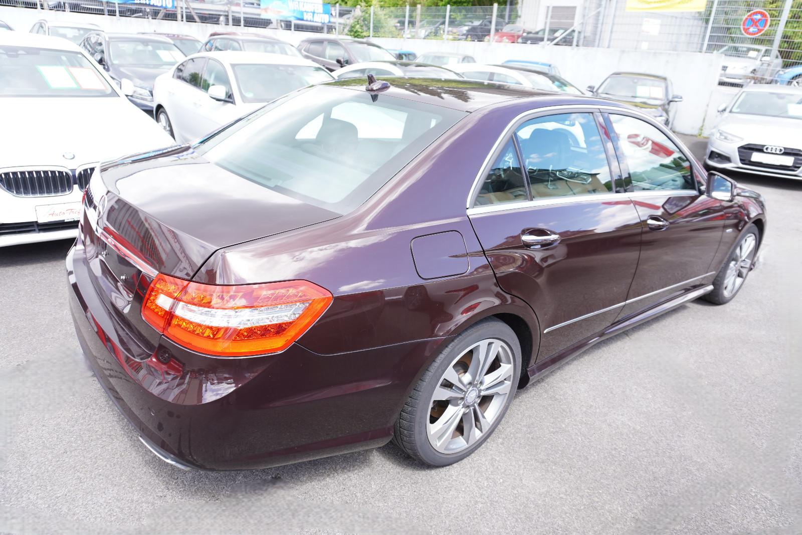 Mercedes-Benz E 300 CGI 4Matic *AMG Line*Xenon*Kamera*Navi*TOP