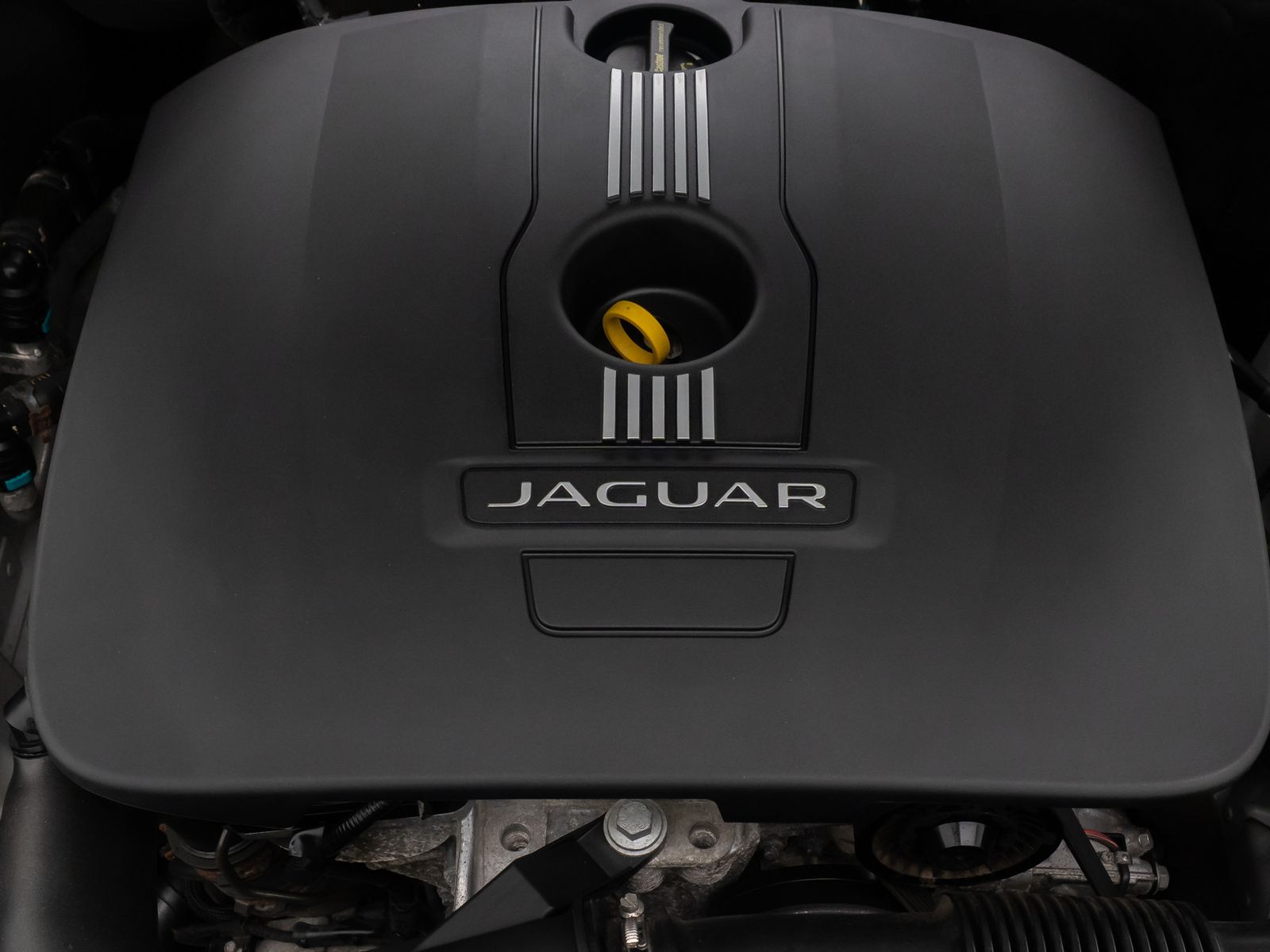 Fahrzeugabbildung Jaguar XE R-Sport FahrAssist Navi Sound Komfort 19Zoll