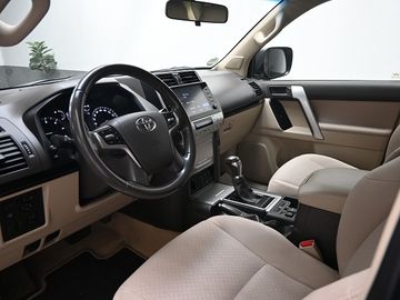 Toyota Land Cruiser - 9