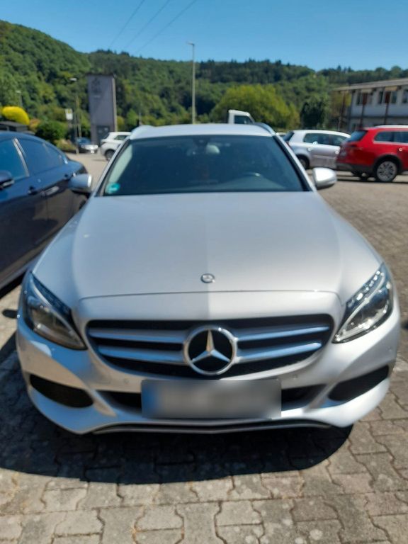 Image of Mercedes-Benz C 220
