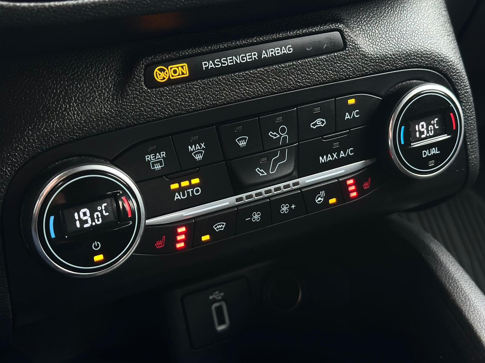 FORD Focus 1.0 EB ST LINE BLACK * SHZ#LF#FH#NAVI#TEMP - Image 13