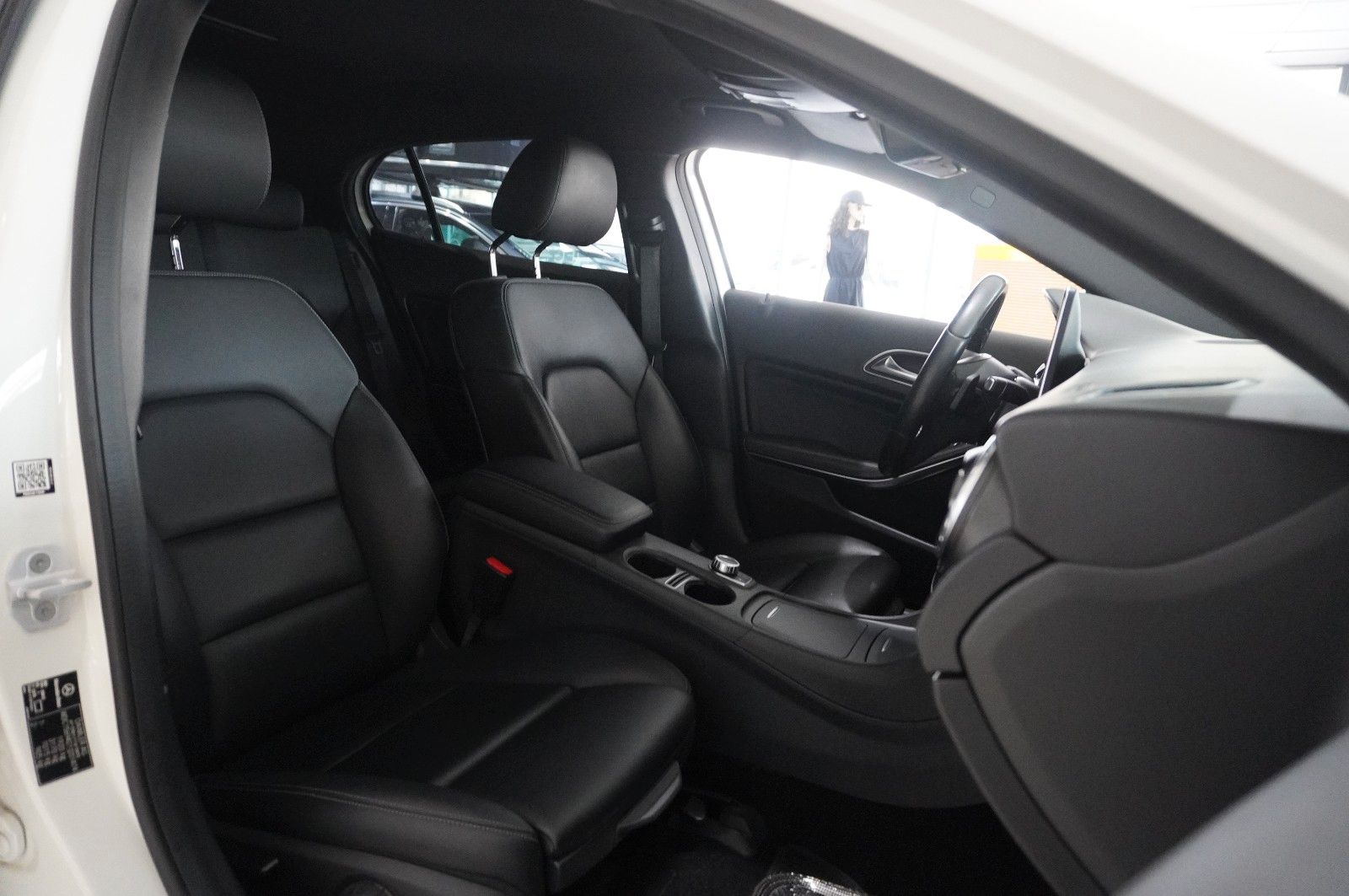 Fahrzeugabbildung Mercedes-Benz GLA 180 STYLE 7G-DCT NAVI/BI-XENON/SHZ/KAMERA