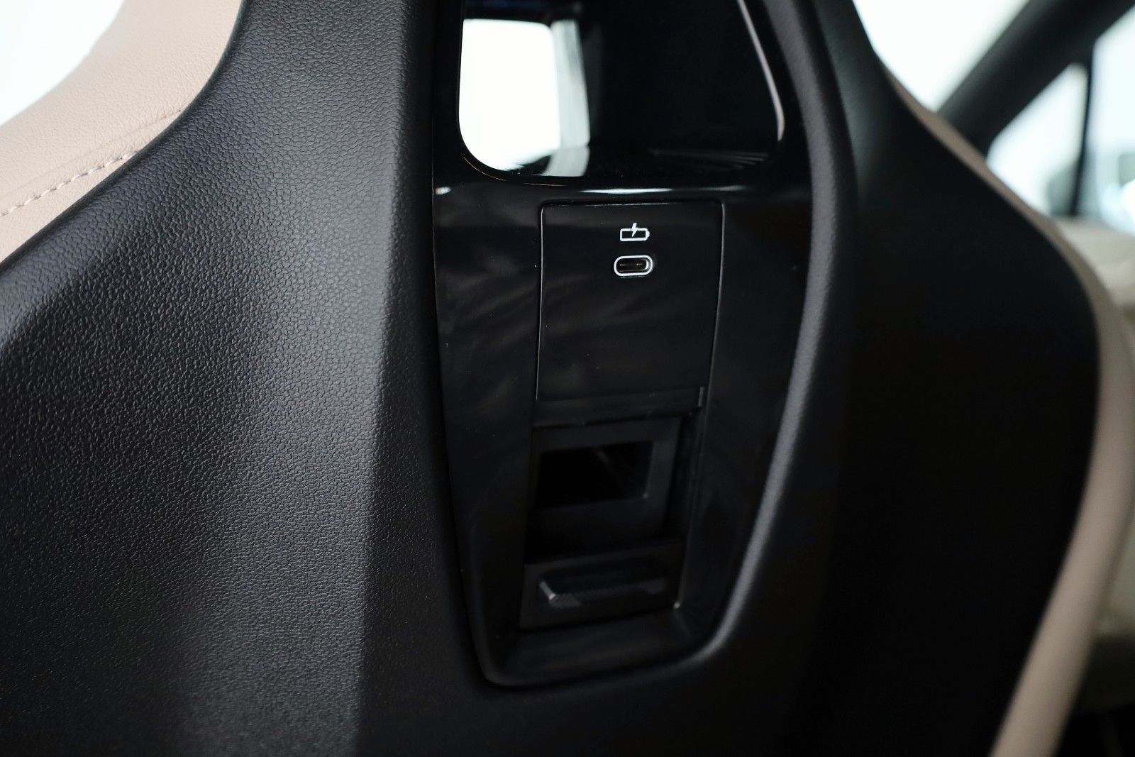 Fahrzeugabbildung BMW iX 50, Wärmekomfort,HUD,Laser,360K.,Pano,AHK,+WR