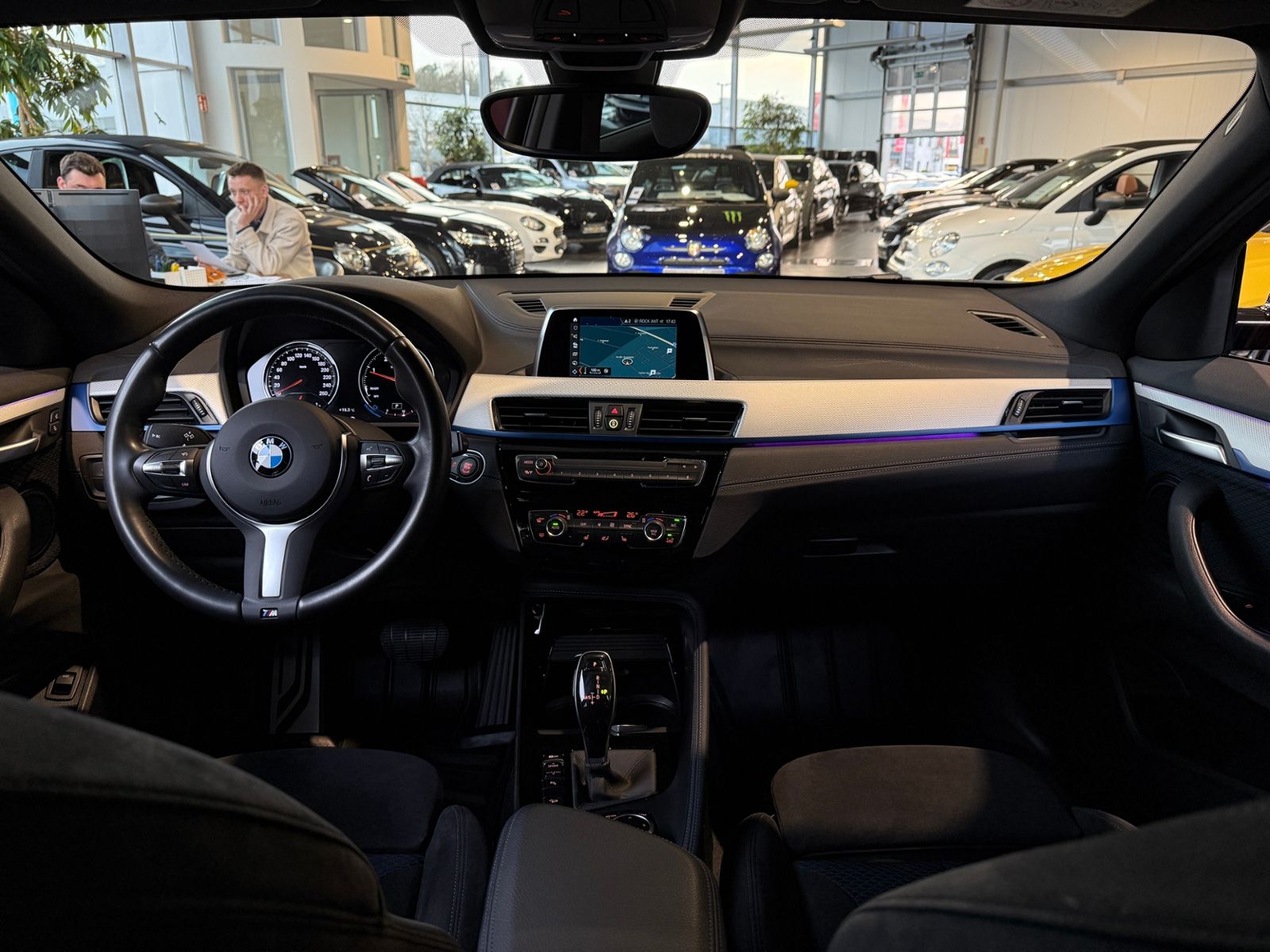 Fahrzeugabbildung BMW X2 xDrive 18 d M Sport AHK LED NAVI 20"