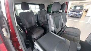 Mercedes V 220 - 10
