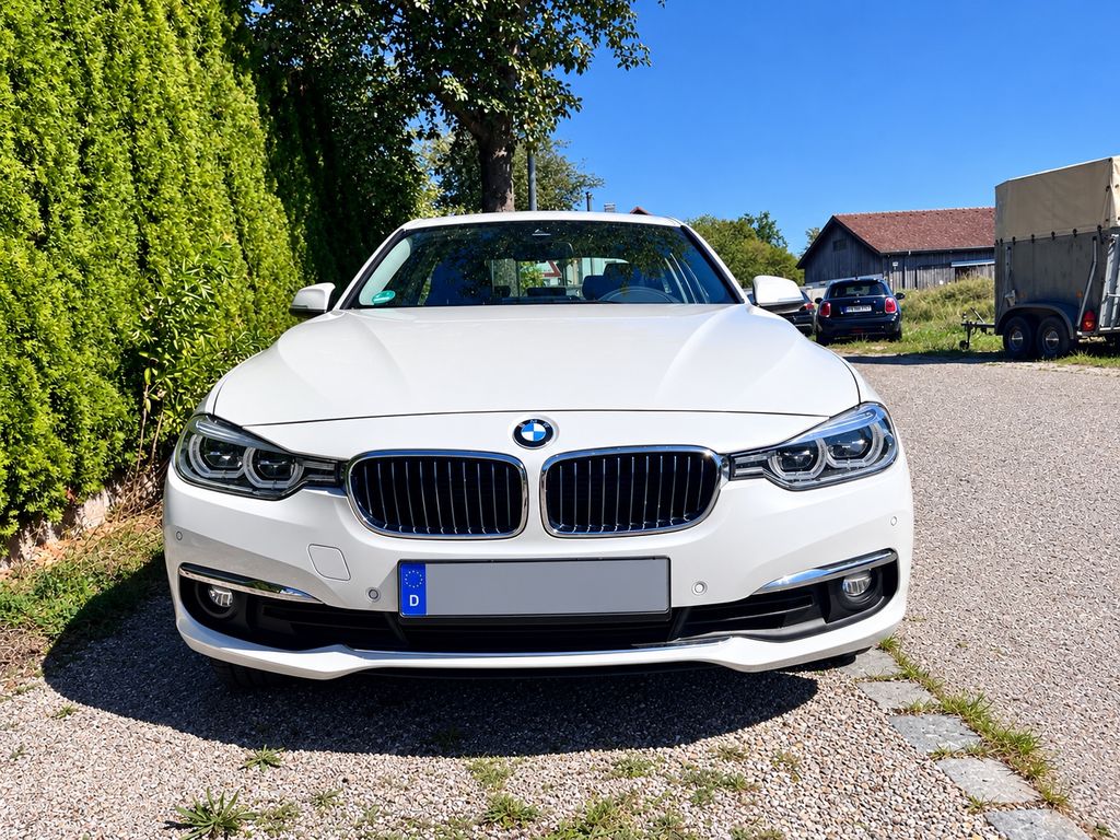 Image of BMW 330