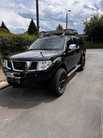 Nissan Navara D40 TÜV NEU/ VIELE NEUTEILE