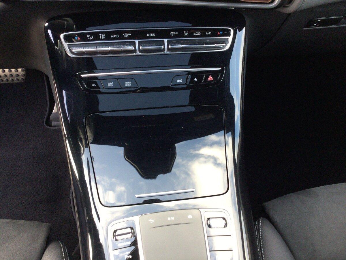 Mercedes-Benz EQC 400 4M AMG+HUD+SHD+AHK+KEYG+360+DISTR+TOTWIN