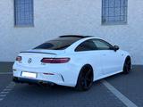 Mercedes-Benz E 53 AMG Coupe 4MATIC+ Burm.,Pano,20 Zoll,Luft - Mercedes-Benz E 53 AMG mit Panoramadach