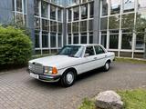 Mercedes-Benz 300 Diesel EINMALIG 40.000 Km original - Mercedes-Benz 300: 300e