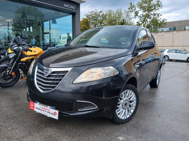 Lancia Ypsilon 0.9 TwinAir 85 CV 5 porte Metano 