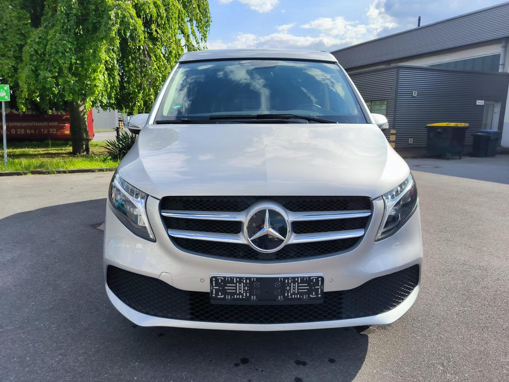 Mercedes-Benz V 220