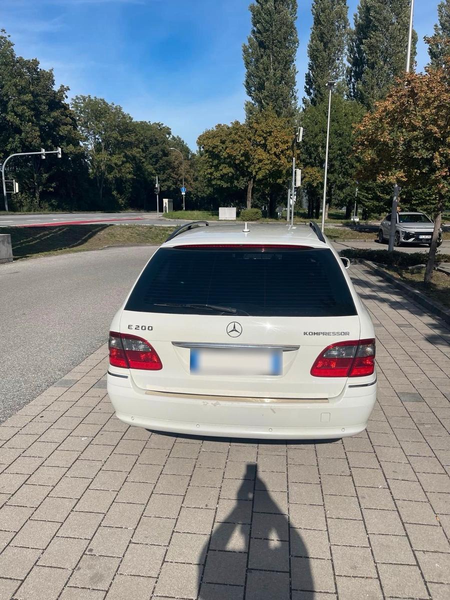 Mercedes-Benz E200 2008 — engine 184 HP (135kW)