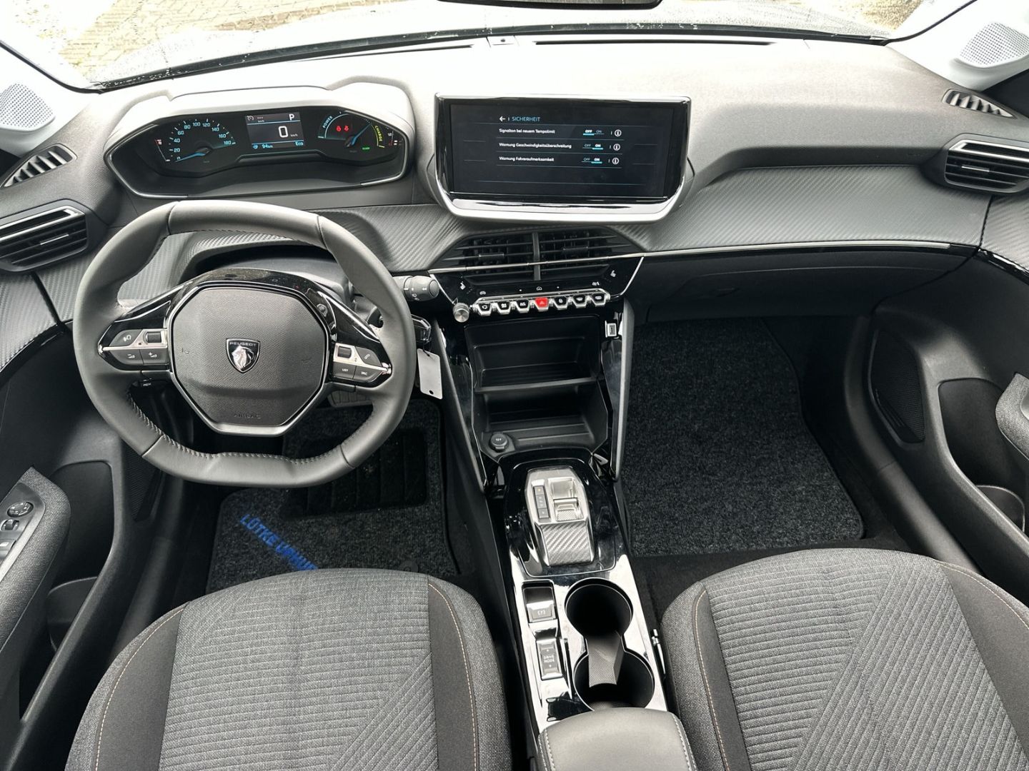 Fahrzeugabbildung Peugeot 208 Style Elektro 156 Navi LED Klimaautom SHZ