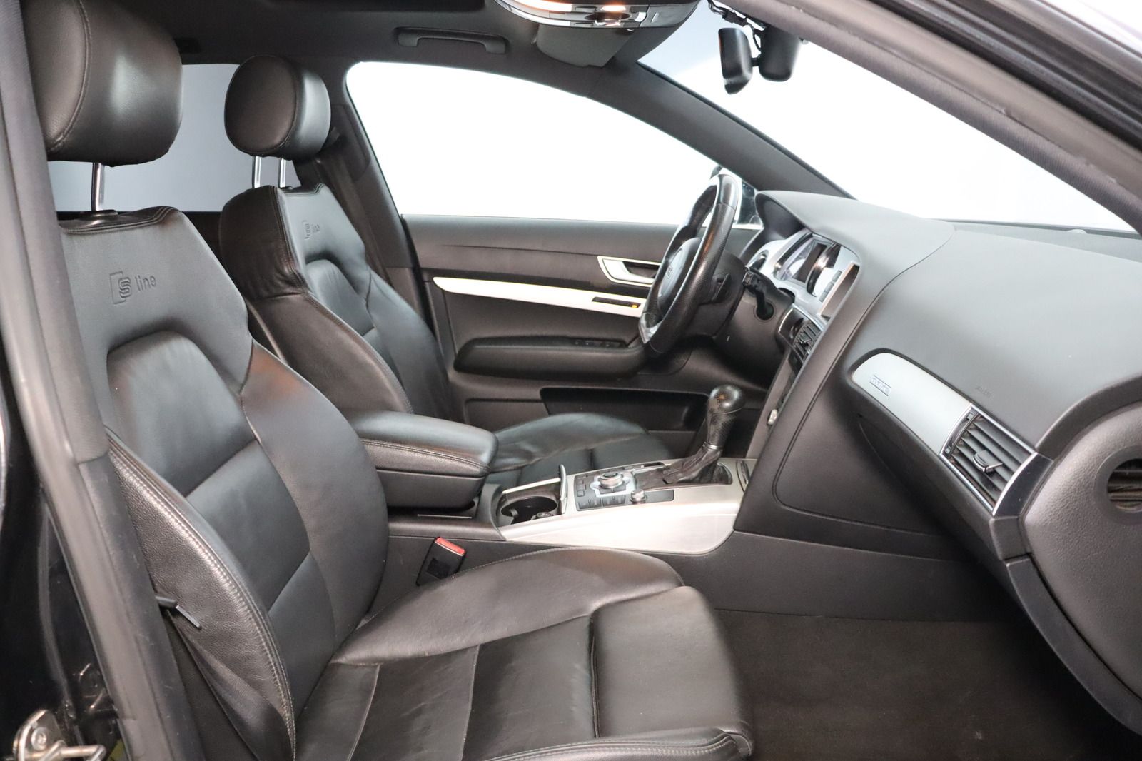 Fahrzeugabbildung Audi A6 3.0 TDI quattro Avant S-line * Navi * Memory
