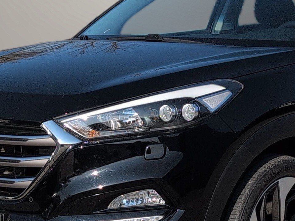 Fahrzeugabbildung Hyundai TUCSON 1.6T 4WD PREMIUM GARANTIE NAVI+KAM+4xSHZ+