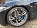 BMW M4 Cabrio M4 - schwarze BMW M4