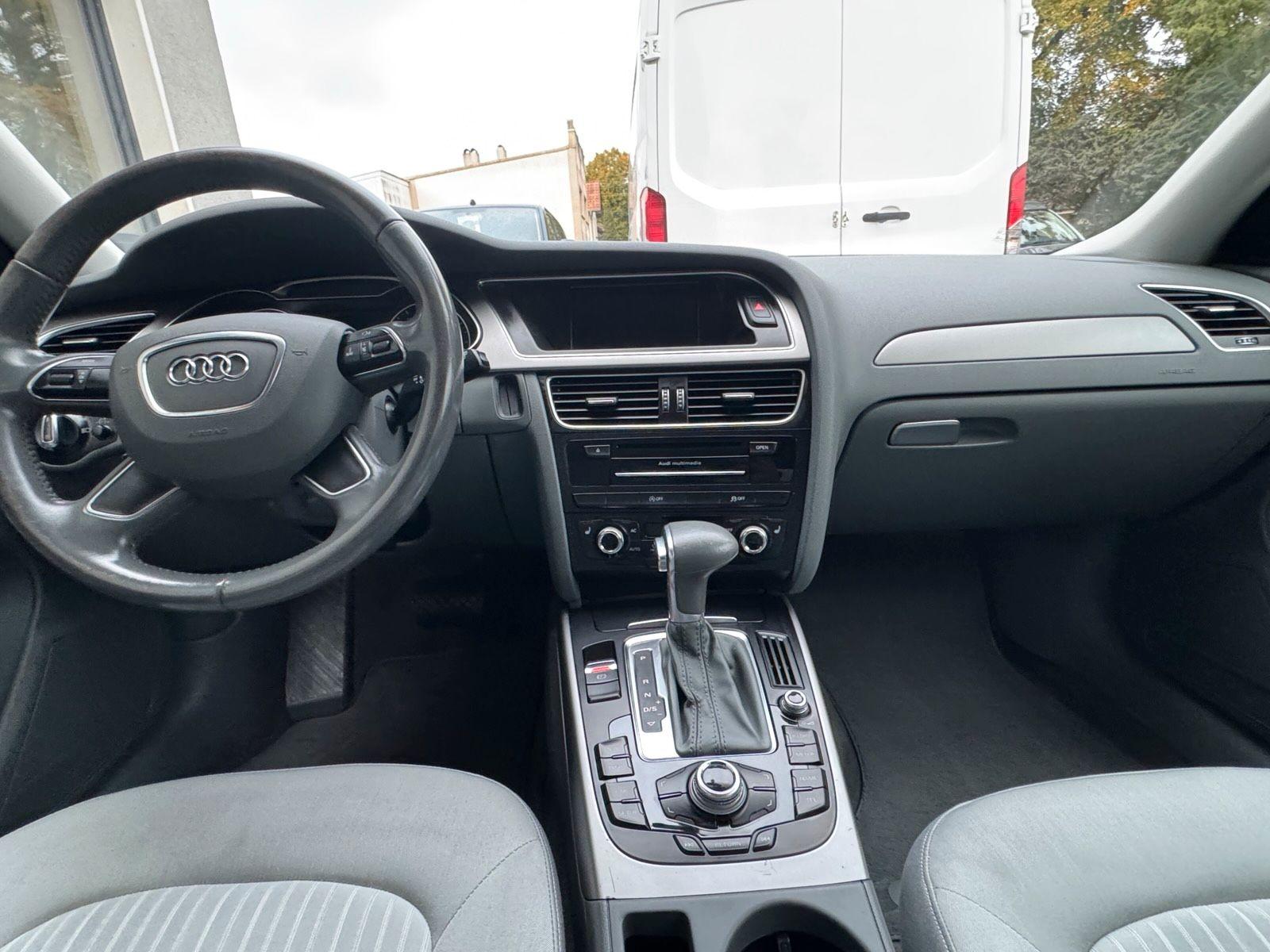 Audi A4 2012 — photo 10