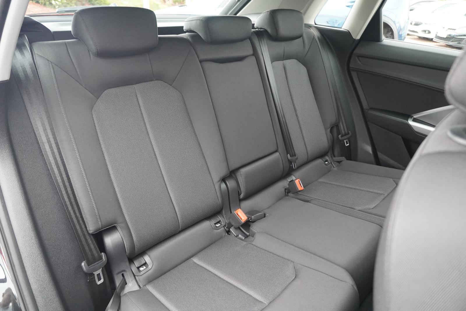 Audi Q3 40 2.0 TFSI quattro basis Panorama AHK LED