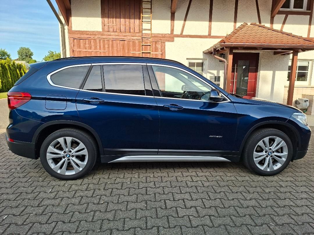 BMW X1 xDrive20i Allrad mit AHK