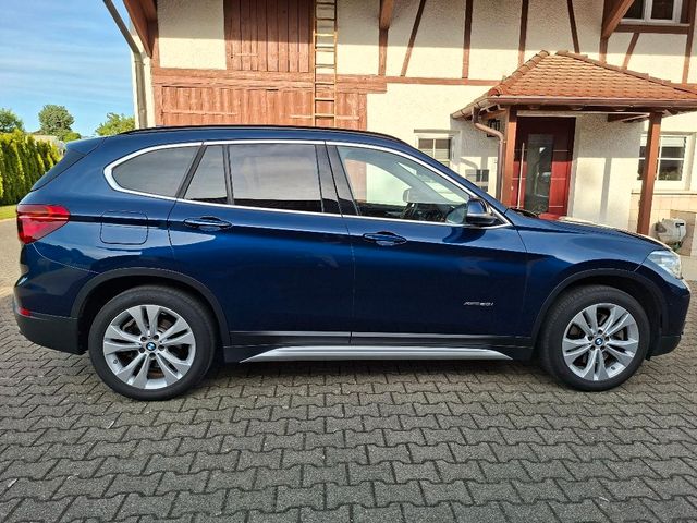 BMW X1 xDrive20i Allrad mit AHK