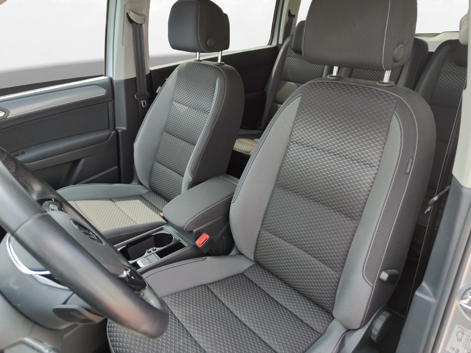 Volkswagen Touran 2.0 TDI Active DSG Navi LED AHL AppConnec imagem 2