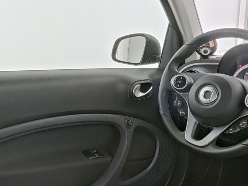 Fahrzeugabbildung Smart smart EQ fortwo Exclusive*Pano*LED*Kamera*22kW*