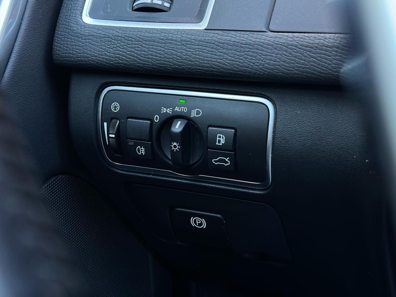 VOLVO XC60 2.0 D3 MOMENTUM XENON#FH#NAVI#PDC#VIRTUAL - Image 20