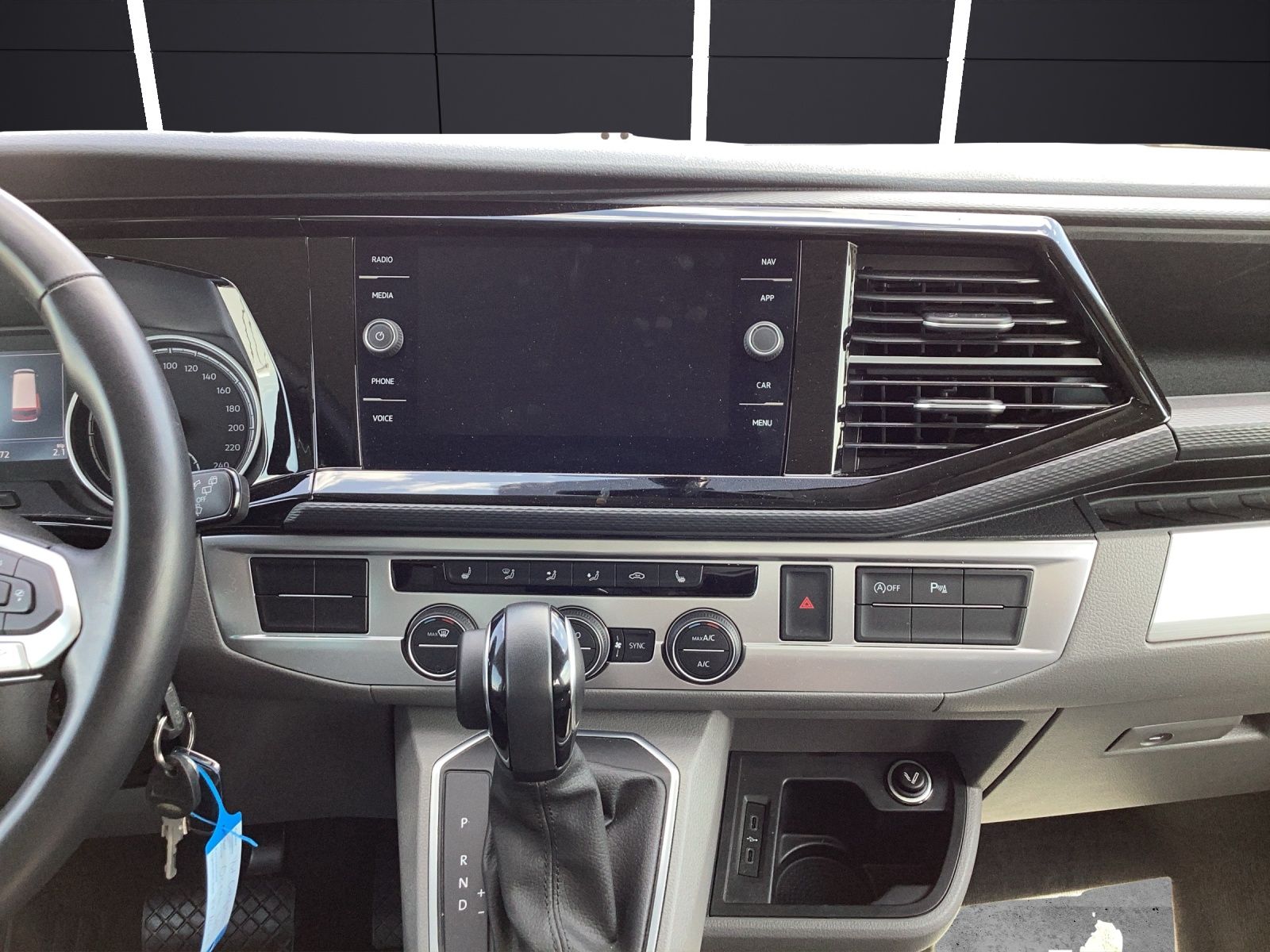Fahrzeugabbildung Volkswagen T6 California T6.1 TDI DSG Ocean STANDHZG LED AC