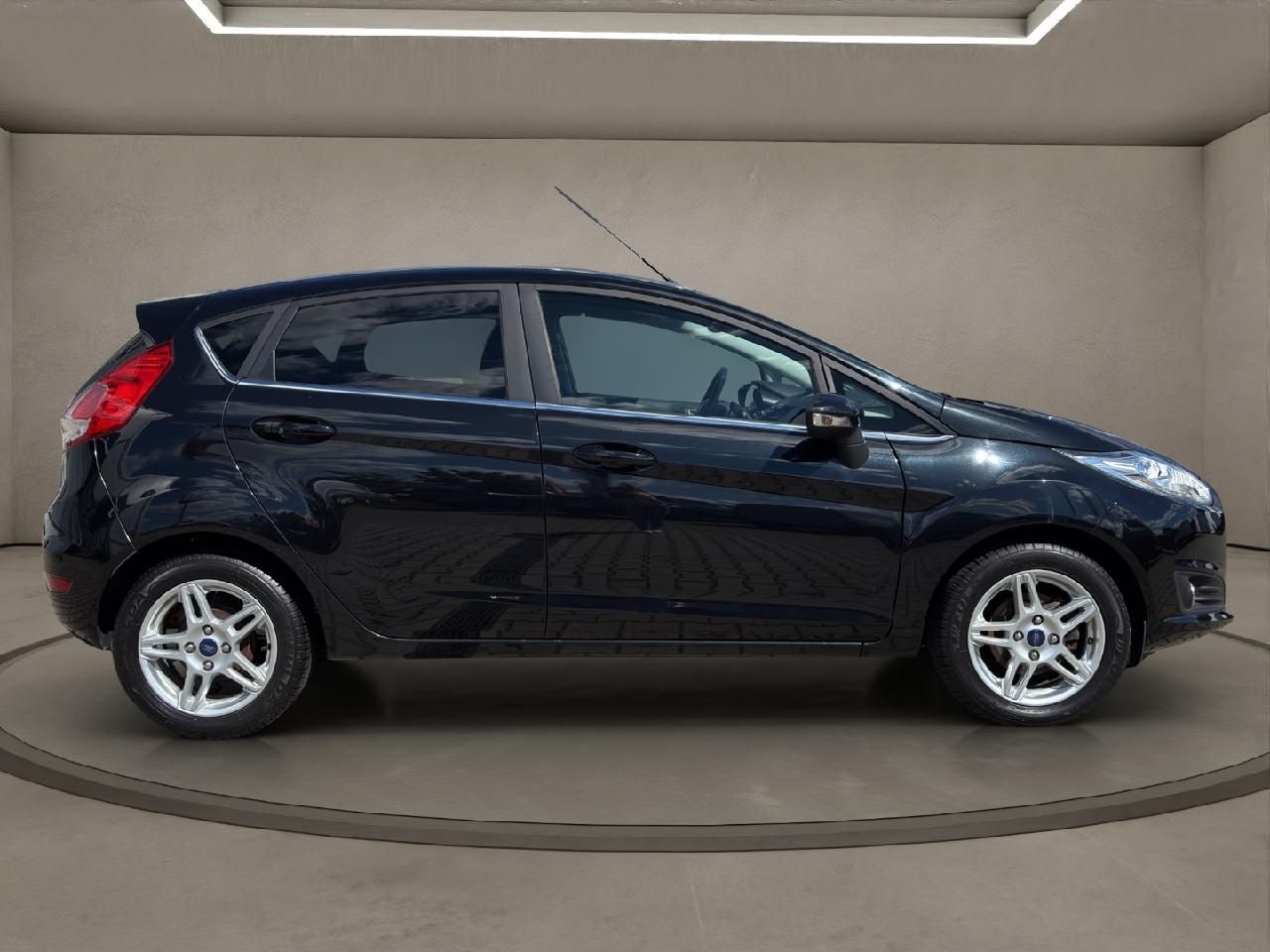 Fahrzeugabbildung Ford Fiesta Titanium