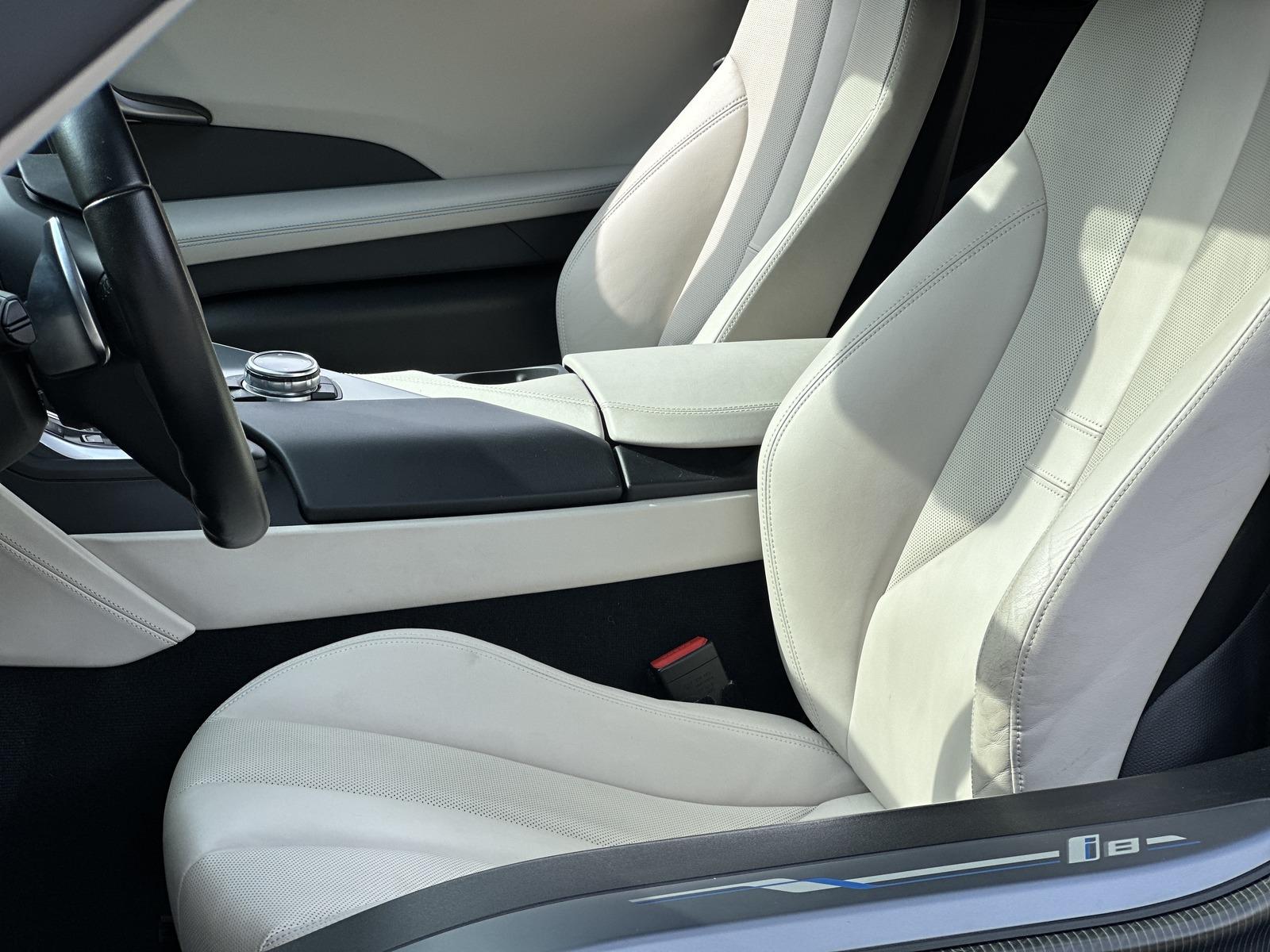 BMW i8 Coupe Pure Impulse *HEAD-UP*20 W-SPEICHEN*KAM