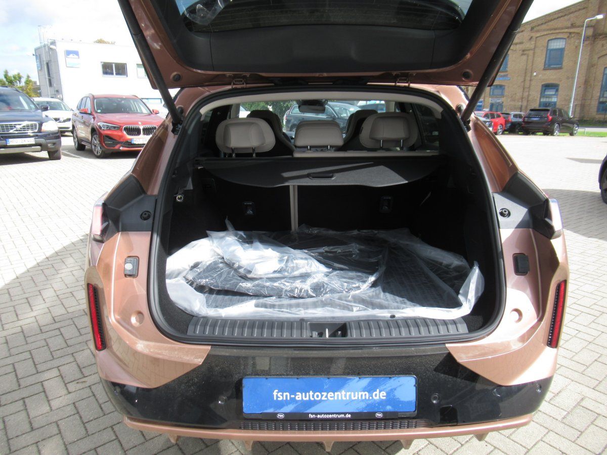 Lynk & Co 08