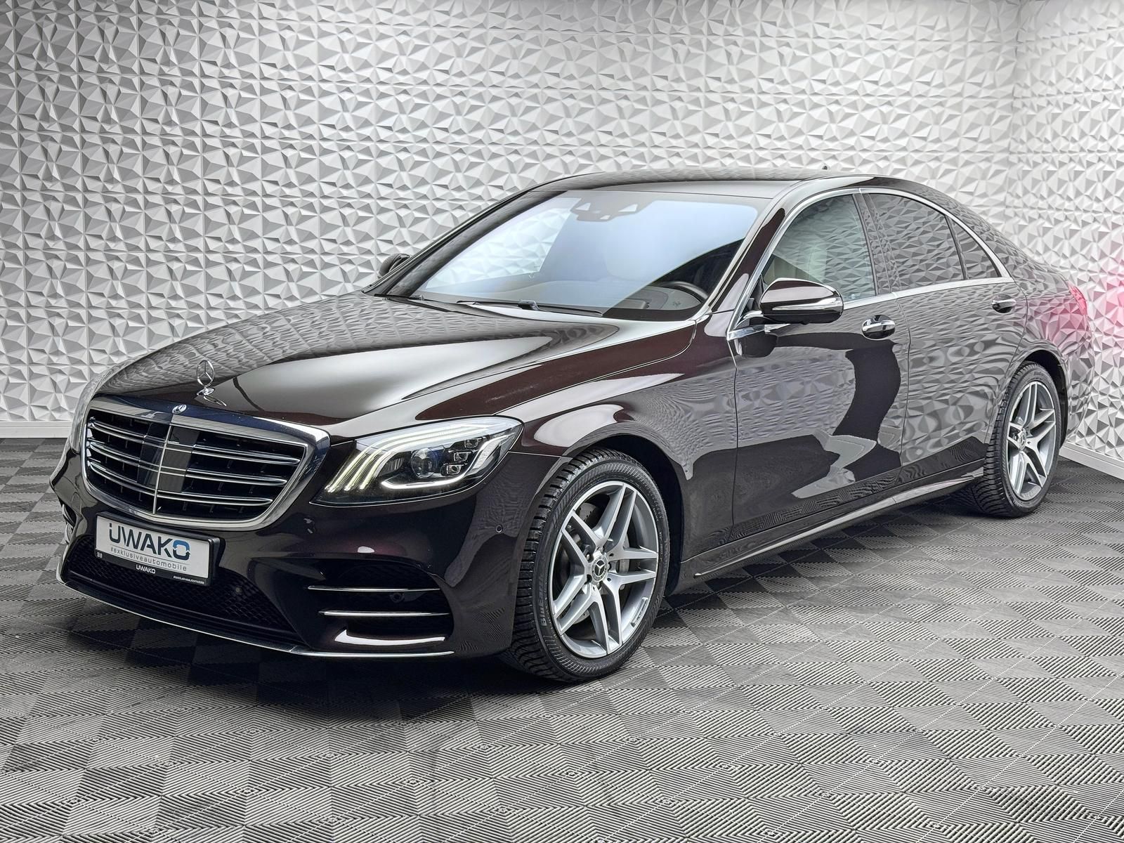 Fahrzeugabbildung Mercedes-Benz d AMG*4MATIC*LUFT*BURMESTER*STANDHEIZ*MASSAGE