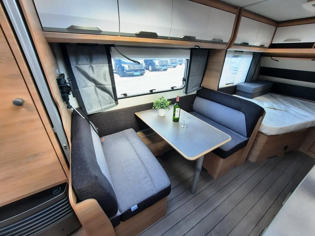 Fahrzeug Übersicht 9 Fahrzeugabbildung Knaus Südwind 540 FDK Black Selection Verfüg./Sparen S