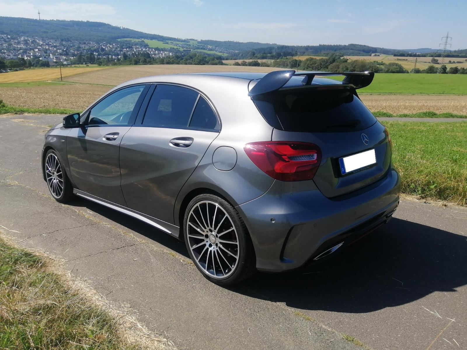Mercedes-Benz A 250 Sport AMG Spoiler 19" Felgen
