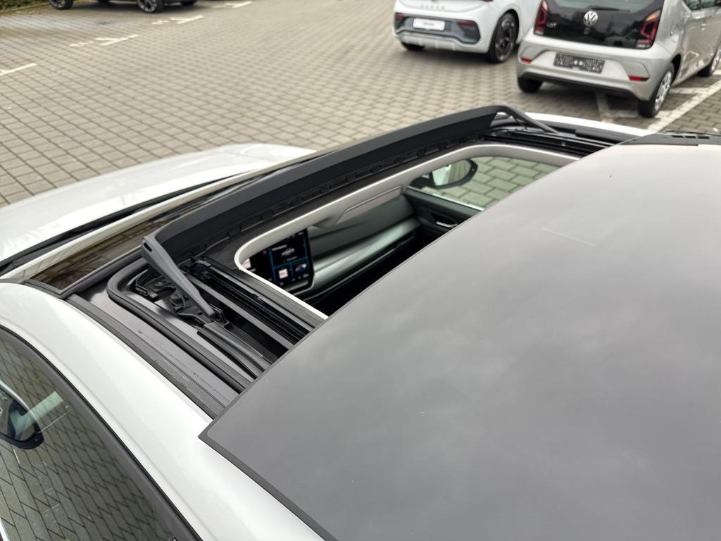 Volkswagen Golf 16