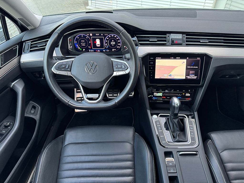 Passat Alltrack 2.0 TDI 4M *STDHZG*AHK*LEDER*
